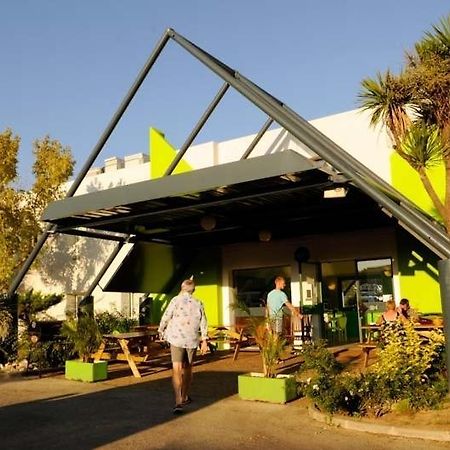 Lemon Hotel Le Coteau Bagian luar foto