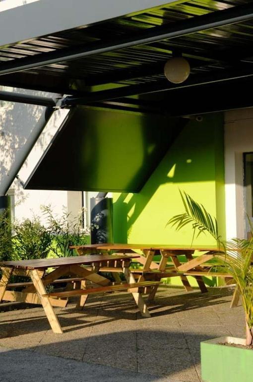 Lemon Hotel Le Coteau Bagian luar foto
