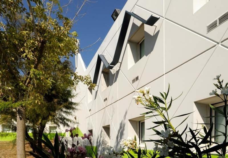 Lemon Hotel Le Coteau Bagian luar foto